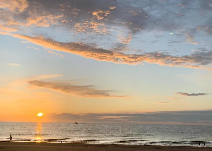 Hydro Seafront With View And Free Parking Апартаменти *